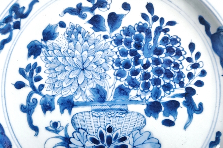 古玩陶瓷優品清康熙·青花提籃花卉紋賞盤拍賣，當前價格999元