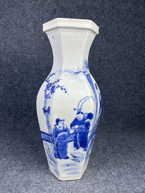 古玩陶瓷青花鳳儀亭人物故事紋六方瓶拍賣,當前價格9888元