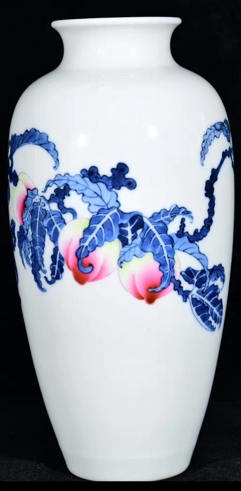 古玩陶瓷民國 青花胭脂紅壽桃紋萊菔瓶拍賣,當前價格586000元