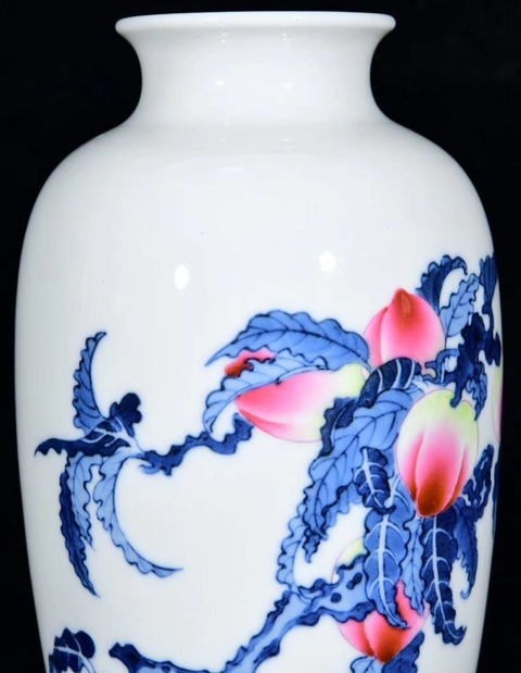 古玩陶瓷民國 青花胭脂紅壽桃紋萊菔瓶拍賣,當前價格586000元
