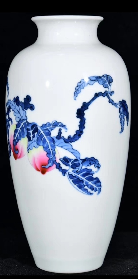 古玩陶瓷民國 青花胭脂紅壽桃紋萊菔瓶拍賣,當前價格586000元