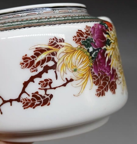 古玩陶瓷1954年 王步出品 粉彩菊花紋茶壺拍賣,當前價格489600元