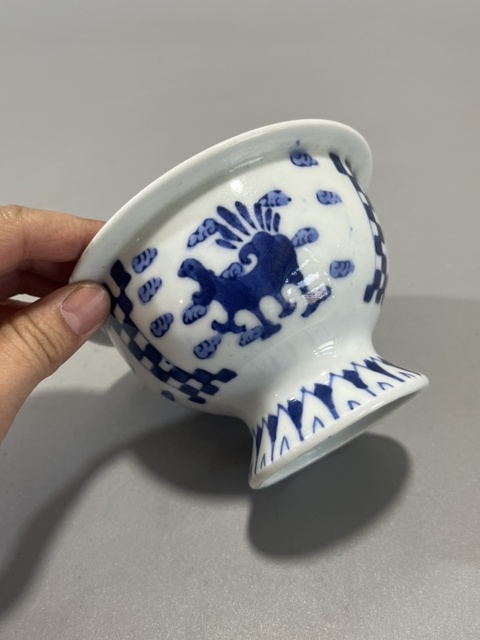 古玩陶瓷青花花卉紋高足貢碗拍賣，當(dāng)前價(jià)格1300元