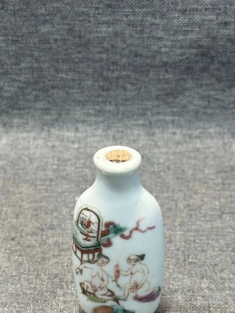 古玩陶瓷同治粉彩春宮圖鼻煙壺拍賣,當前價格8888元