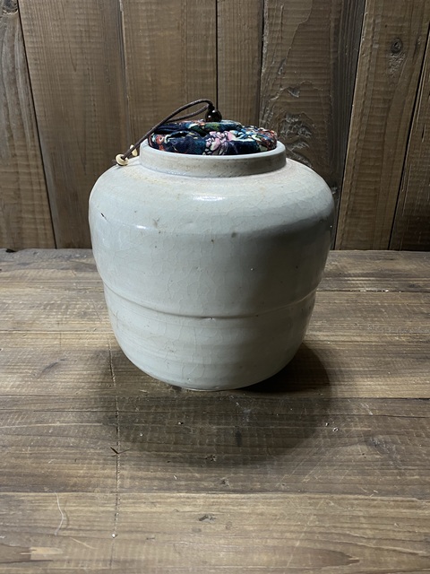 古玩陶瓷龍泉窯系青瓷罐拍賣,當前價格380元
