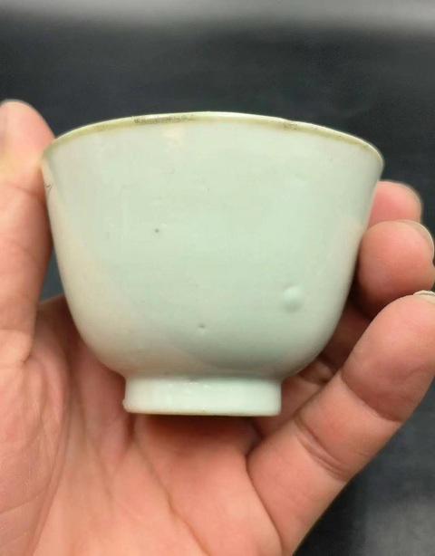 古玩陶瓷花卉紋刻瓷杯拍賣,當前價格499元