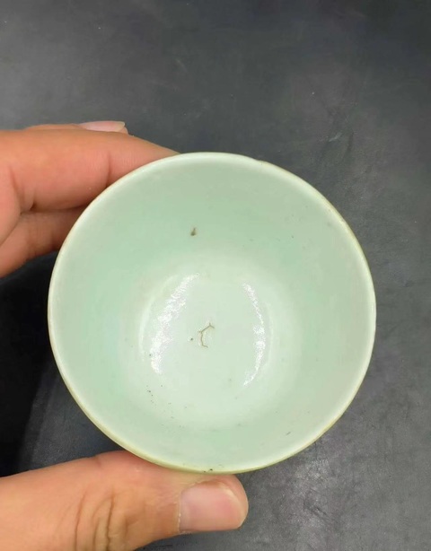 古玩陶瓷花卉紋刻瓷杯拍賣,當前價格499元