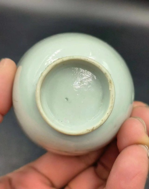 古玩陶瓷花卉紋刻瓷杯拍賣,當前價格499元