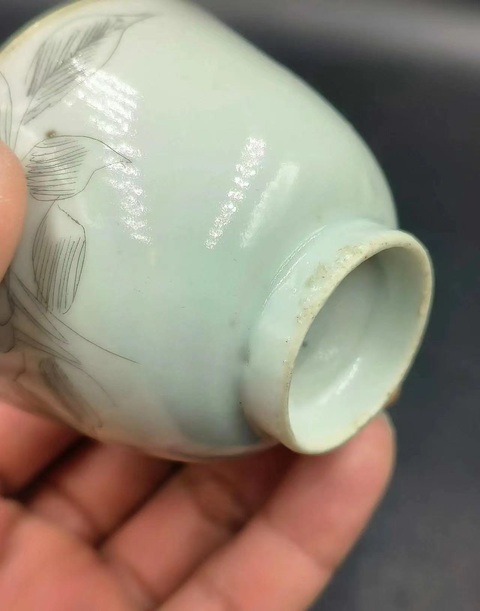 古玩陶瓷花卉紋刻瓷杯拍賣,當前價格499元