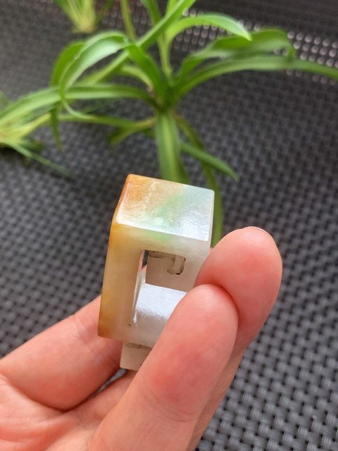 古玩玉器清代三彩天然翡翠雕“墨床”拍賣，當前價格16800元