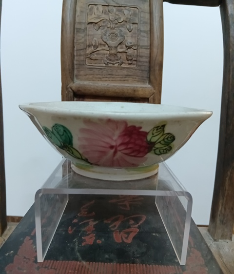 古玩陶瓷大雞圖碗拍賣(mài),當(dāng)前價(jià)格88元