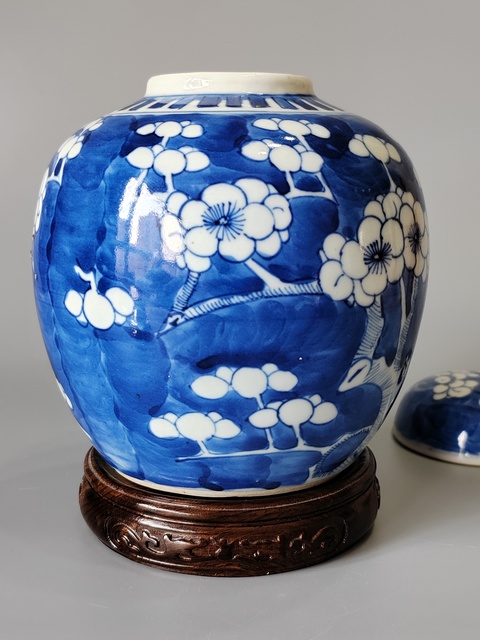 古玩陶瓷晚清·青花留白冰梅紋罐真品鑒賞圖