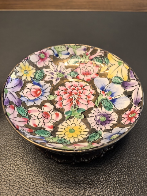 古玩陶瓷民國(guó)金底粉彩百花不落地杯碟拍賣(mài)，當(dāng)前價(jià)格500元