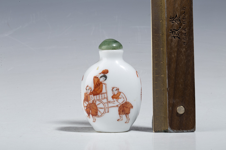 中国 景德鎮 陶磁鼻煙壺 手絵 「钟馗」 【公式通販】