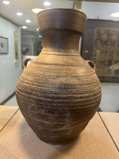古玩陶瓷放漏青瓷瓶拍賣，當前價格5555元
