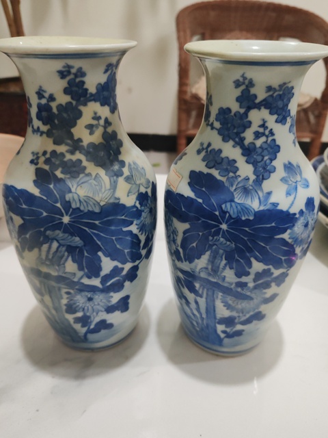 古玩陶瓷青花荷蓮紋撇口瓶拍賣，當前價格2000元