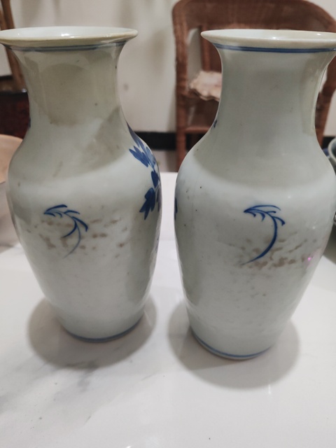 古玩陶瓷青花荷蓮紋撇口瓶拍賣，當前價格2000元