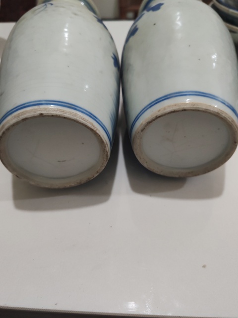 古玩陶瓷青花荷蓮紋撇口瓶拍賣，當前價格2000元