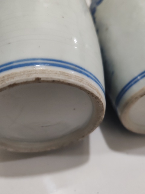 古玩陶瓷青花荷蓮紋撇口瓶拍賣，當前價格2000元