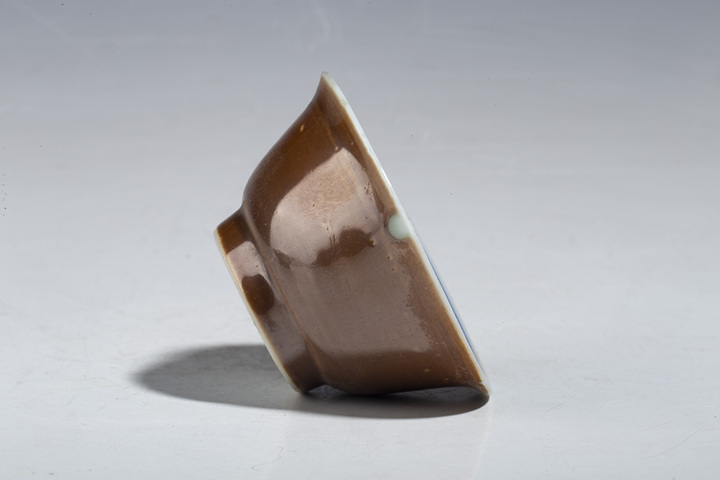 古玩陶瓷清康熙·外紫金釉內(nèi)青花花卉紋杯碟拍賣,當(dāng)前價(jià)格988元