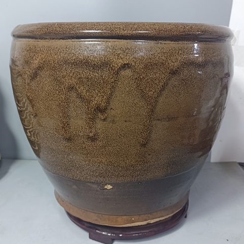 古玩陶瓷精美清早期褐釉大缸拍賣,當(dāng)前價(jià)格458元