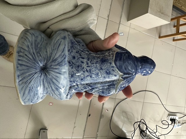 古玩陶瓷青花花卉紋觀音瓷像（附有催凱老師的保真卡）拍賣，當前價格80000元