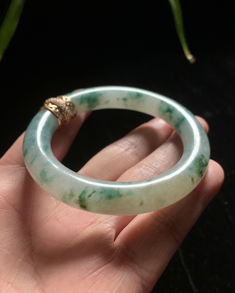 古玩玉器清代冰種飄花天然翡翠手鐲拍賣，當前價格25000元