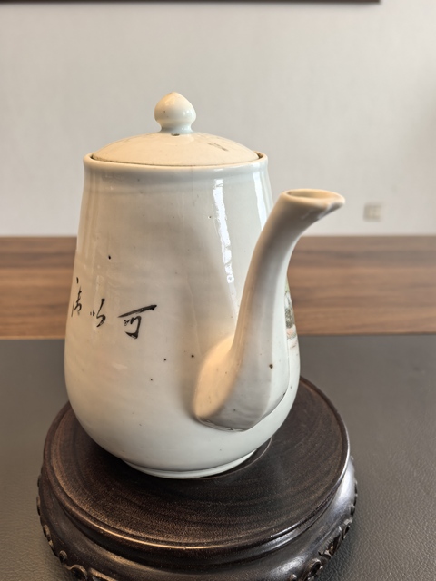 古玩陶瓷名家淺絳彩山水人物茶壺拍賣,當(dāng)前價(jià)格750元