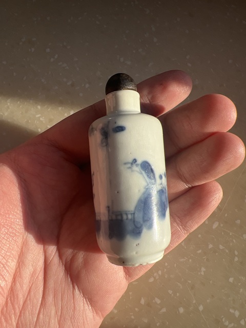 古玩陶瓷晚清青花人物鼻煙壺拍賣，當前價格1600元