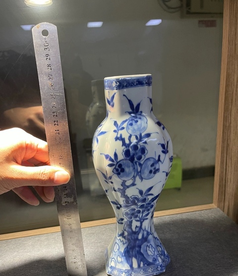 古玩陶瓷清康熙青花三多紋瓶拍賣,當(dāng)前價(jià)格29800元