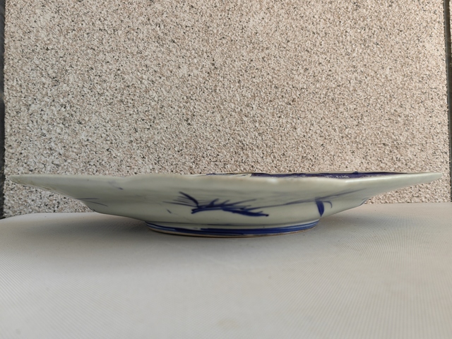 古玩陶瓷日本大正青花花卉紋貢盤拍賣，當前價格198元