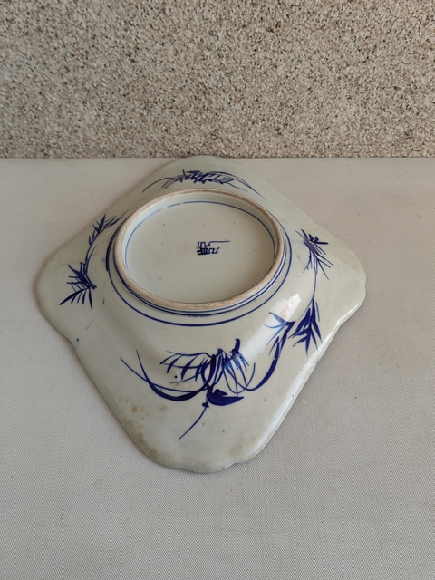 古玩陶瓷日本大正青花花卉紋貢盤拍賣，當前價格198元