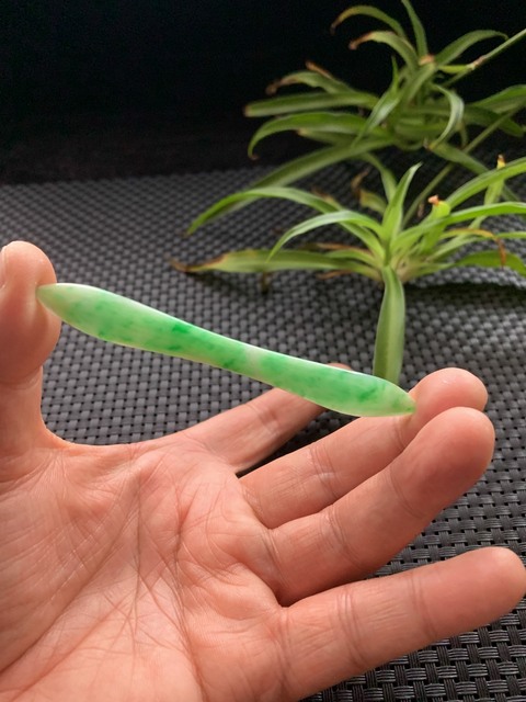 古玩玉器清代翡翠雕“素紋發簪”拍賣,當前價格11000元