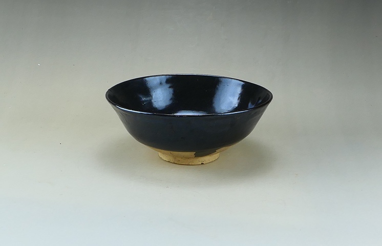 古玩陶瓷明代.耀州窯黑釉大碗拍賣,當(dāng)前價格280元