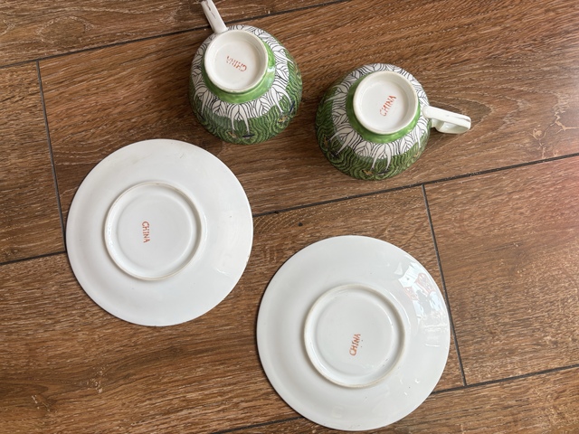 古玩陶瓷廣彩白菜紋杯碟拍賣(mài),當(dāng)前價(jià)格700元