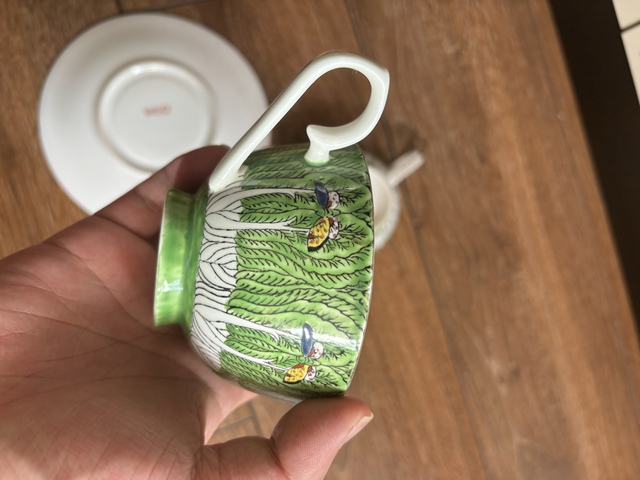 古玩陶瓷廣彩白菜紋杯碟拍賣(mài),當(dāng)前價(jià)格700元