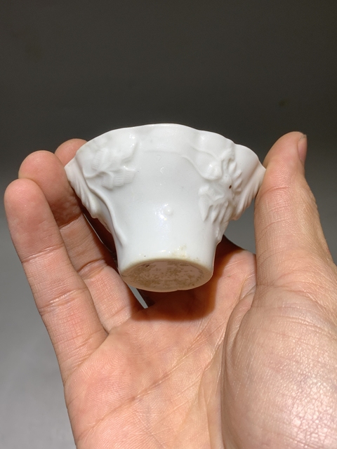 古玩陶瓷清早期德化窯白釉龍鶴杯拍賣,當前價格999元