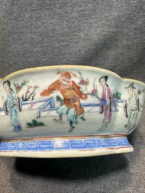 古玩陶瓷同治本朝款粉彩十二花神海棠型貢碗拍賣，當前價格9888元