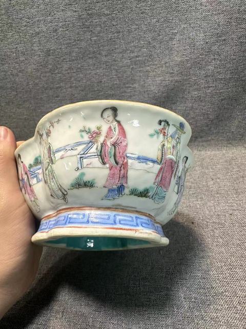 古玩陶瓷同治本朝款粉彩十二花神海棠型貢碗拍賣，當前價格9888元