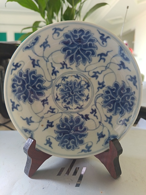 古玩陶瓷清代光緒青花纏枝蓮紋盤（優(yōu)品保真）拍賣，當(dāng)前價(jià)格388元