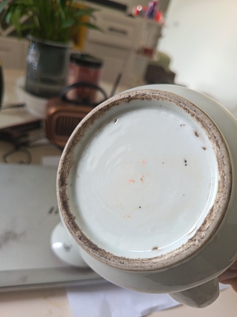 古玩陶瓷民國早期淺絳彩山水紋梨心壺拍賣,當(dāng)前價格100元