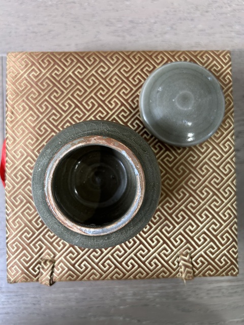 古玩陶瓷明龍泉小蓋罐拍賣，當(dāng)前價格2000元