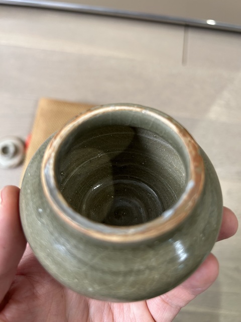 古玩陶瓷明龍泉小蓋罐拍賣，當(dāng)前價格2000元