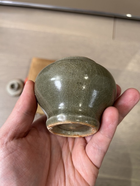 古玩陶瓷明龍泉小蓋罐拍賣，當(dāng)前價格2000元