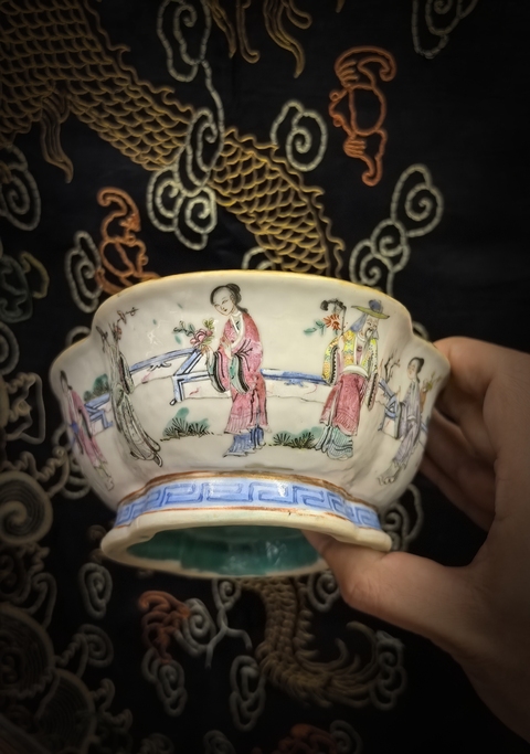 古玩陶瓷同治本朝款粉彩十二花神海棠型貢碗拍賣，當前價格9888元