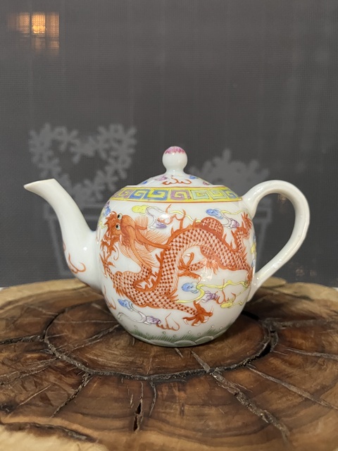 古玩陶瓷(保真卡)粉彩龍鳳呈祥紋壺拍賣,當前價格2588元