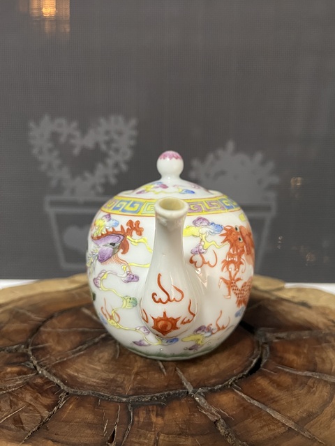 古玩陶瓷(保真卡)粉彩龍鳳呈祥紋壺拍賣,當前價格2588元