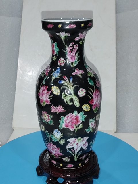 古玩陶瓷墨地粉彩百花不落地盤(pán)口瓶拍賣(mài)，當(dāng)前價(jià)格880元