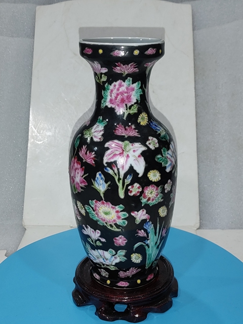 古玩陶瓷墨地粉彩百花不落地盤(pán)口瓶拍賣(mài)，當(dāng)前價(jià)格880元