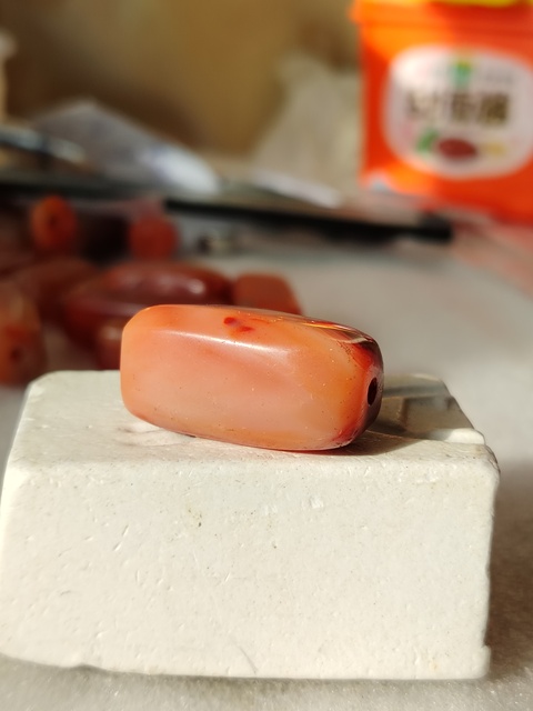 古玩玉器天然紅瑪瑙多棱珠拍賣,當前價格66元